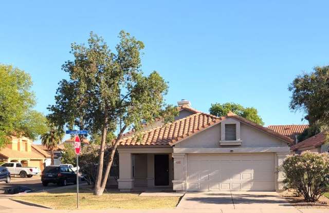 COMING SOON IN VAL VISTA LAKES!!!!