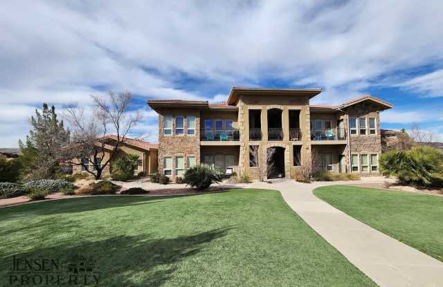 Custom Built Condo with beautiful Views in Sunbrook- Community Pool - 280 South Luce Del Sol, St. George, UT 84770