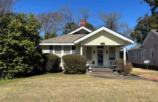 Lakebottom Area! Hardwood Floors Throughout! Call the office to schedule a tour!