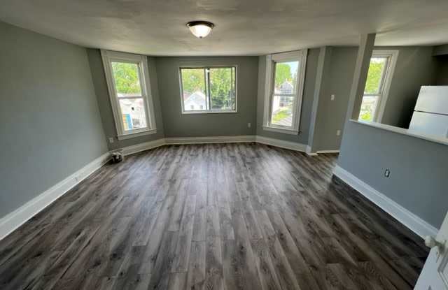 140 Hall Ave Apt 3