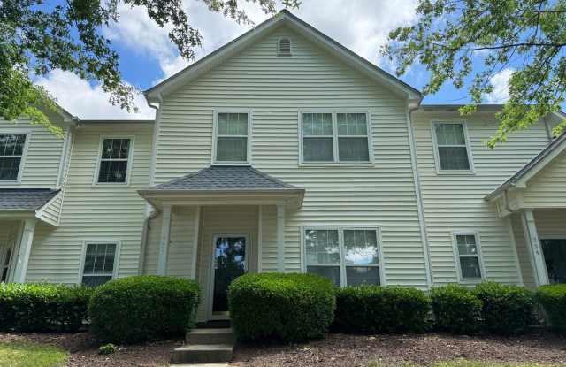 3 Bedroom | 2.5 Bath Townhouse in Holly Springs with fenced Patio! photos photos