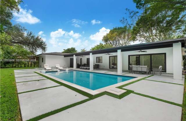 17203 SW 78th Place 17203, Palmetto Bay, FL 33157