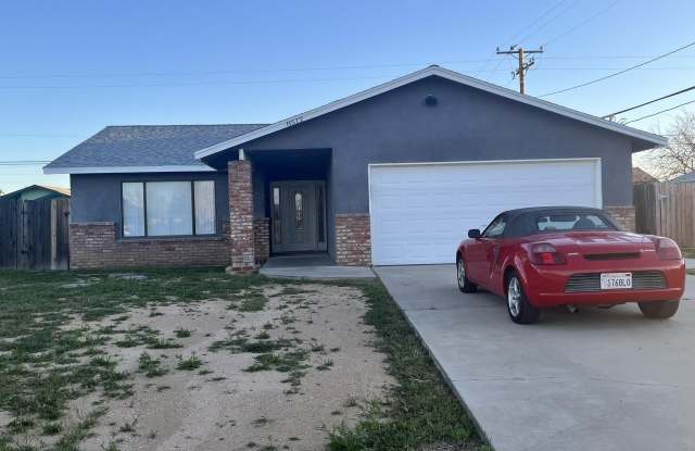 8512 Tamarack Avenue