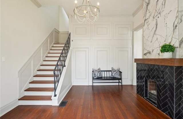 1449 ARABELLA Street