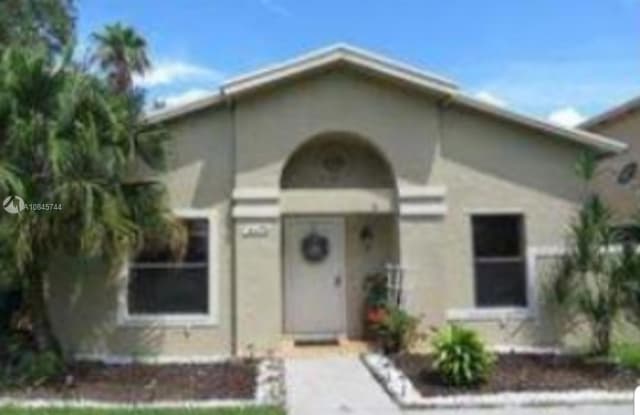 6472 SW 152nd Cir Pl - 6472 Southwest 152nd Circle Place, Kendall West, FL 33193