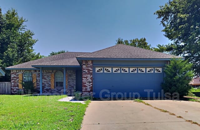 2006 S Cherokee Pl - 2006 South Cherokee Place, Claremore, OK 74019