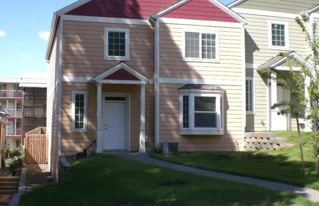 Photo of 4 Bd/3 Ba Townhouse on Pioneer Hill!