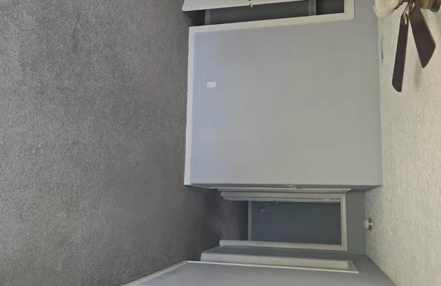 2115 N Kenyon St - 1