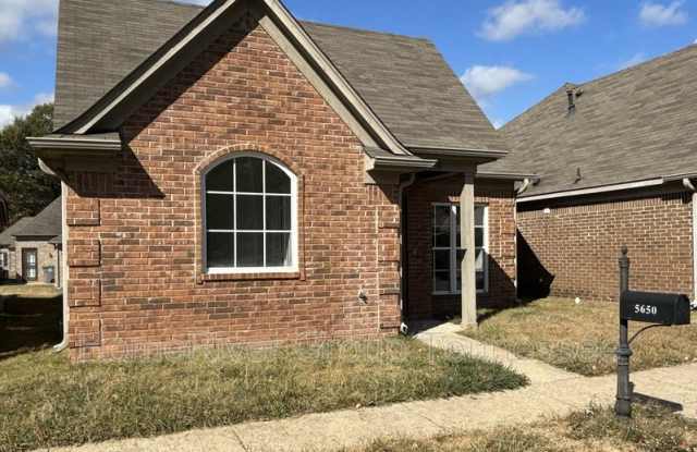 5650 Sycamore Woods Dr