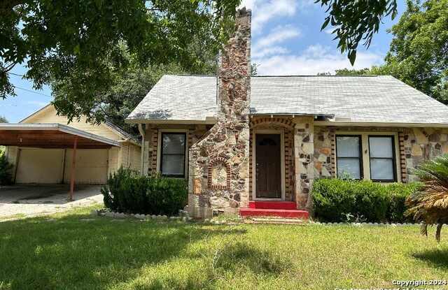 816 S AUSTIN ST