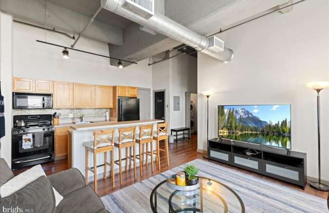 511-19 N BROAD Street unit: 806