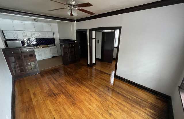 Photo of 4310 North Pulaski Road