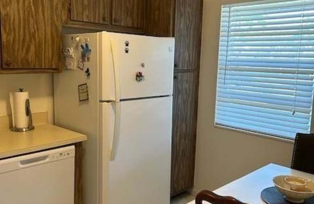 221 Lake Meryl Drive