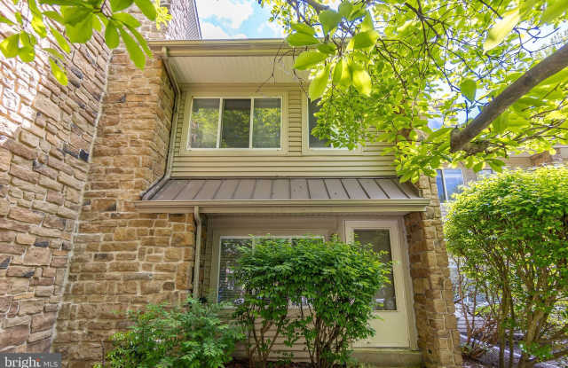 212 CARRIAGE COURT