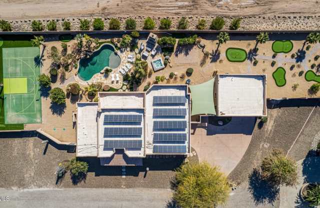 2731 W DESERT RANCH Road