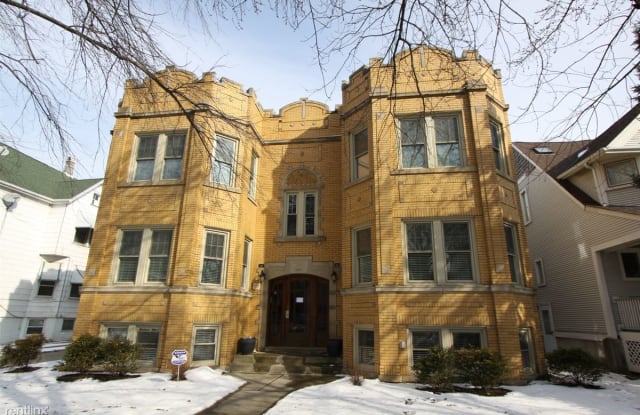 3933 N Kostner Ave  #1   LARGE 3 BEDROOMS - 3933 North Kostner Avenue, Chicago, IL 60641