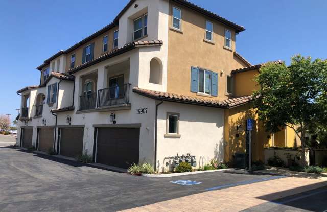 16907 Airport Circle #102