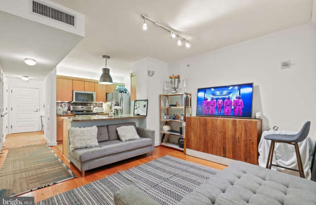 616 E Street NW unit: 1007