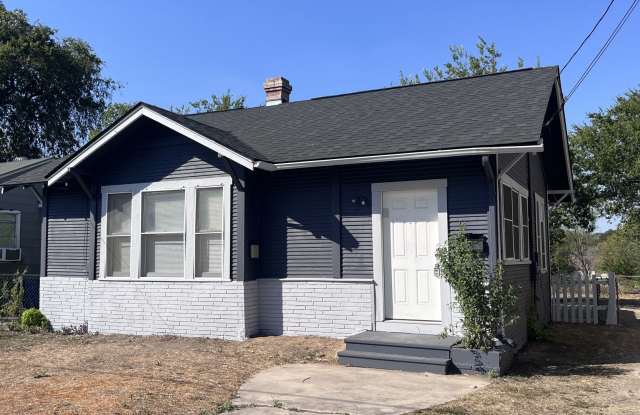 Photo of Updated Vintage Vibes Just Minutes from Downtown!