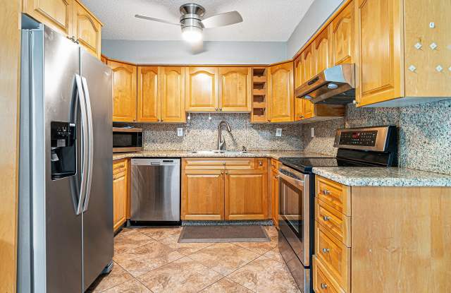 2722 Peer Lane