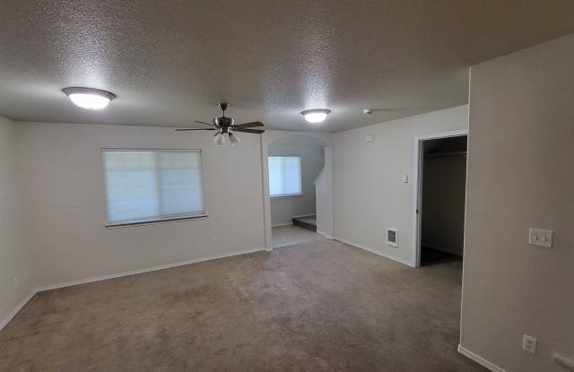 3 Bed 2.5 Bath - SE Bend