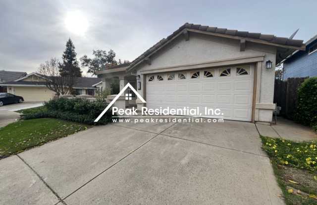 Updated Carmichael 2bd/2ba House With Office!