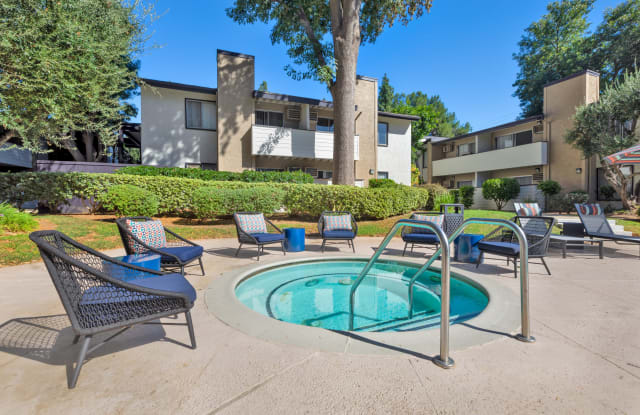 Chatsworth Pointe