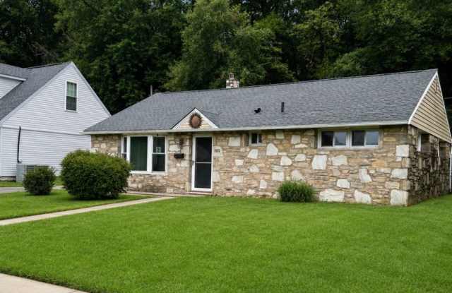 Large 3 bedroom 1 bath in Bristol PA. Recently renovated single home with new flooring