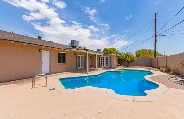 REMODELED 4 BED/2 BATH TEMPE HOME WITH POOL  GARAGE! photos photos