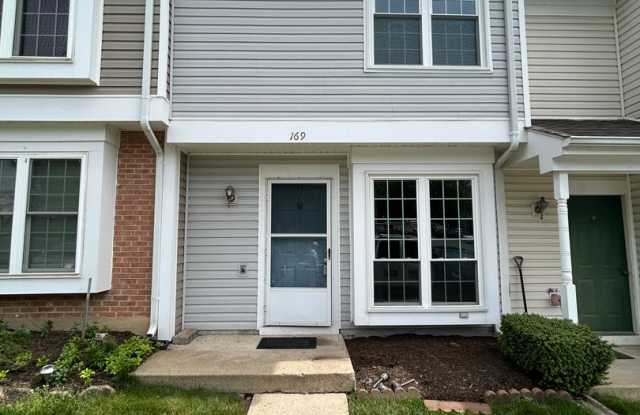 Providence Village 2 Bedroom Townhome - 169 Edinburgh Square, Sterling, VA 20164