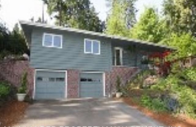 1612 LAKEFRONT ROAD - 1612 Lake Front Rd, Lake Oswego, OR 97034