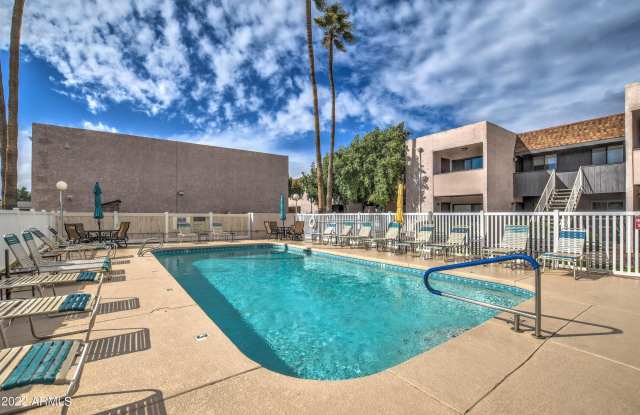 Photo of 886 W Galveston Street unit: 131