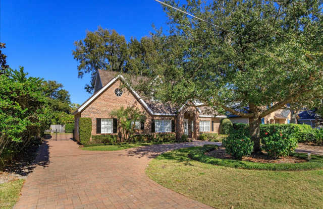 Charming 4/3.5 in Winter Park - 1725 Pine Avenue, Winter Park, FL 32789