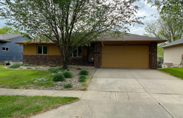 2601 S Ascot Ave - 2601 South Ascot Avenue, Sioux Falls, SD 57103