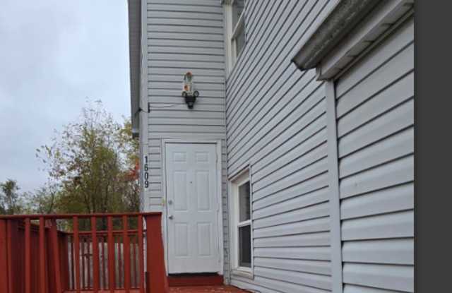 Photo of Three Bedroom Apartment Located in Anderson, IN!!! ( Section8 Welcomed)