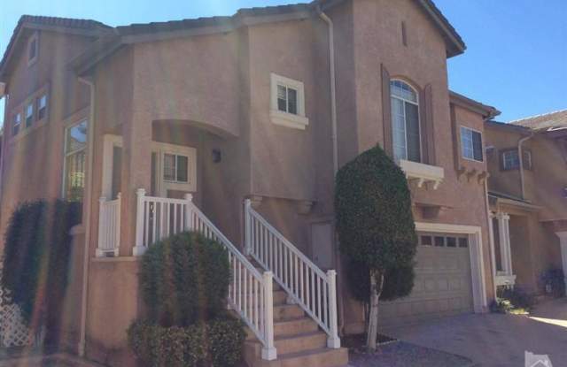 West Simi Valley Home in Gated Community