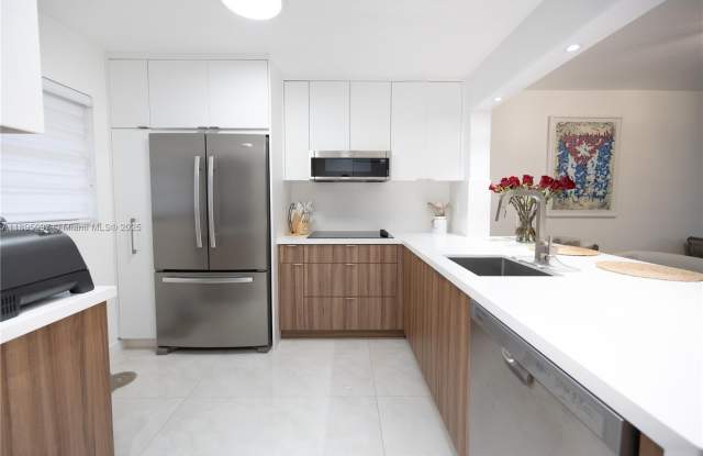 Photo of 10875 SW 112th Ave