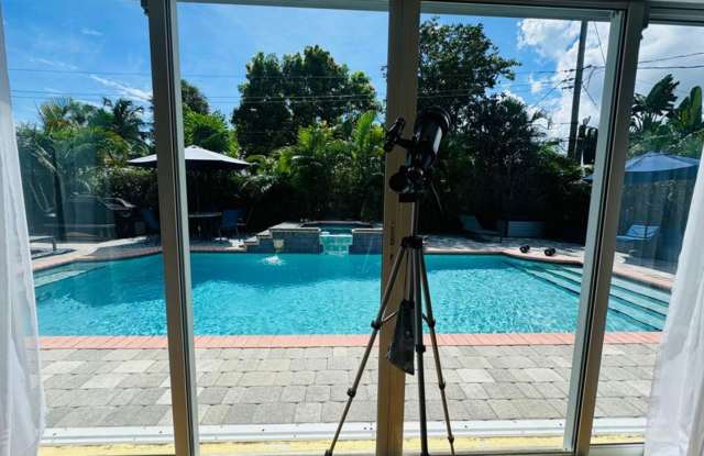 Photo of 1728 NE 40th Street, Oakland Park, FL 33334