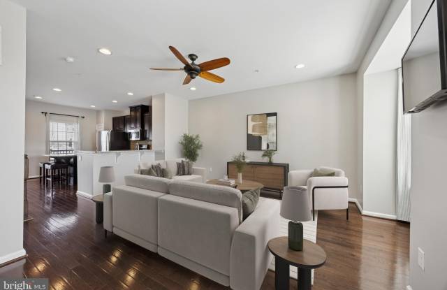 641 WASHINGTON Square