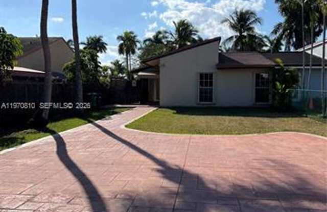 158 SW 96th Ct th 158 MIAMI, FL 33174