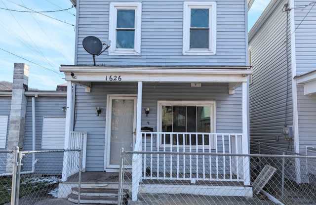 1626 6th Ave - 1626 6th Avenue, Beaver Falls, PA 15010