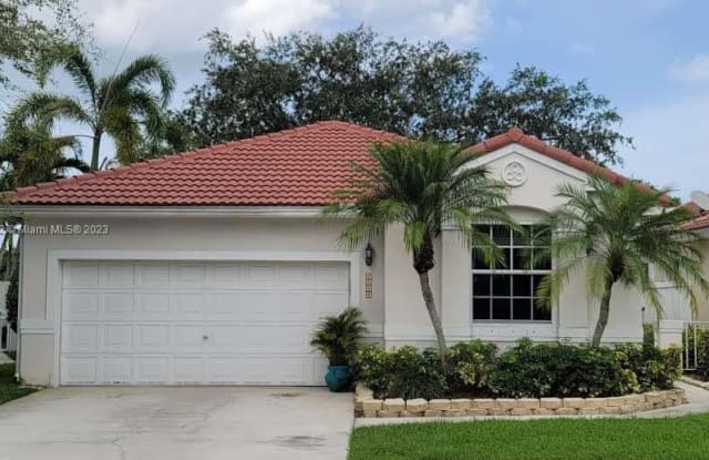 4948 SW 151st Ave - 4948 Southwest 151st Avenue, Davie, FL 33331