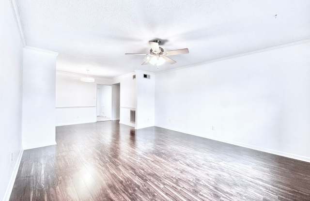 Spacious 2 Bed/2 Bathroom Condo in Bocage – Walk to Towne Center  Whole Foods!