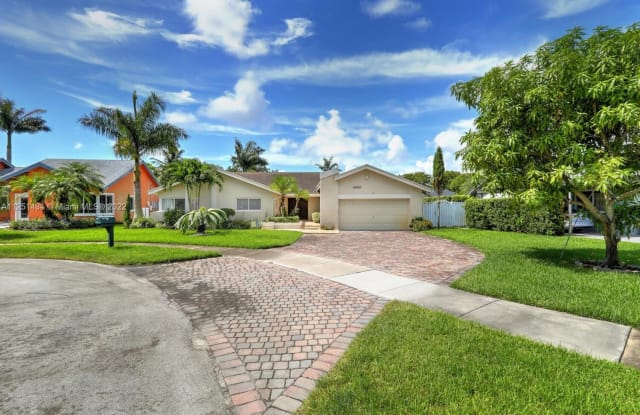 10270 SW 93rd Ter - 10270 Southwest 93rd Terrace, Kendall, FL 33176