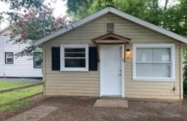 240 Highland Avenue NW