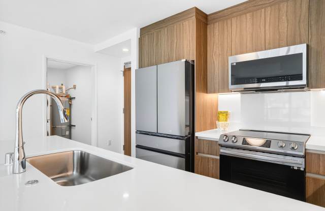 1515 Liona St #700 - 1