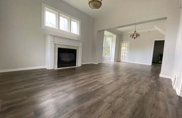 Beautiful 3 Bedroom 1 Bathroom Home in St.Paul!