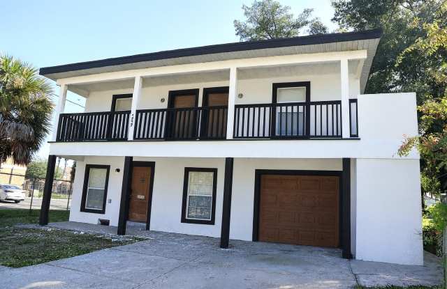 839 Woods Avenue - 843