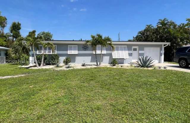 5221 York Ct