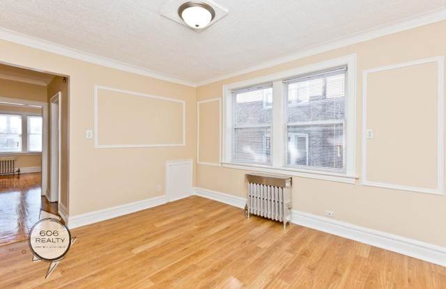 Beautiful Berwyn Apartments on Gunderson!